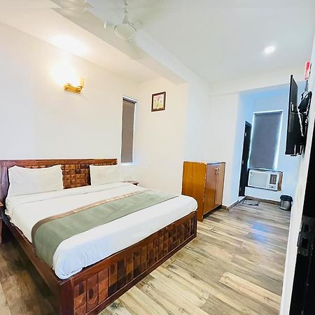 Hotel Blu - Saket Dlf Avenue New Delhi Luaran gambar